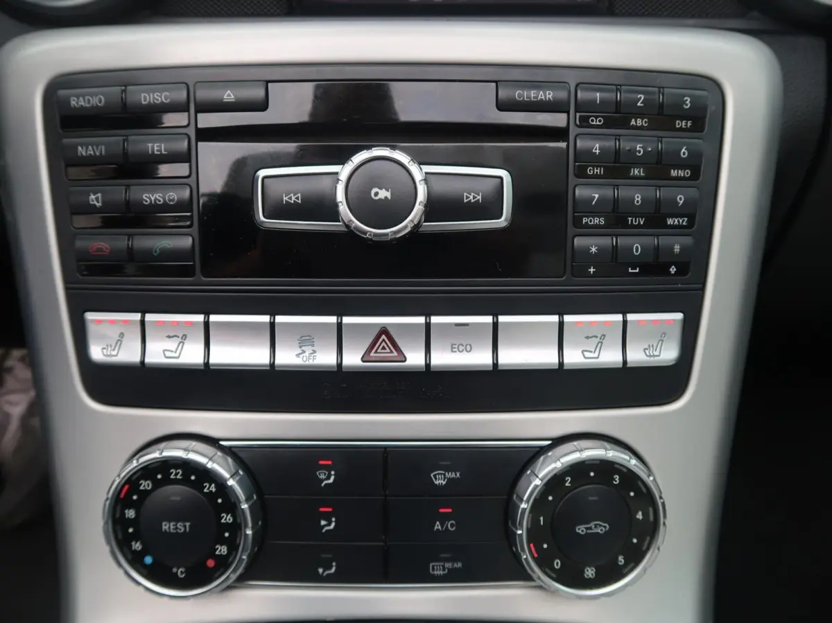 200 Aut MAGIC SKY-PANORAMADAK|CARPLAY|VLEUGELDEUREN|AIRSCARF|AIRCO|BLUETOOTH