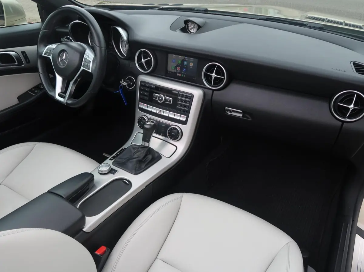 200 Aut MAGIC SKY-PANORAMADAK|CARPLAY|VLEUGELDEUREN|AIRSCARF|AIRCO|BLUETOOTH