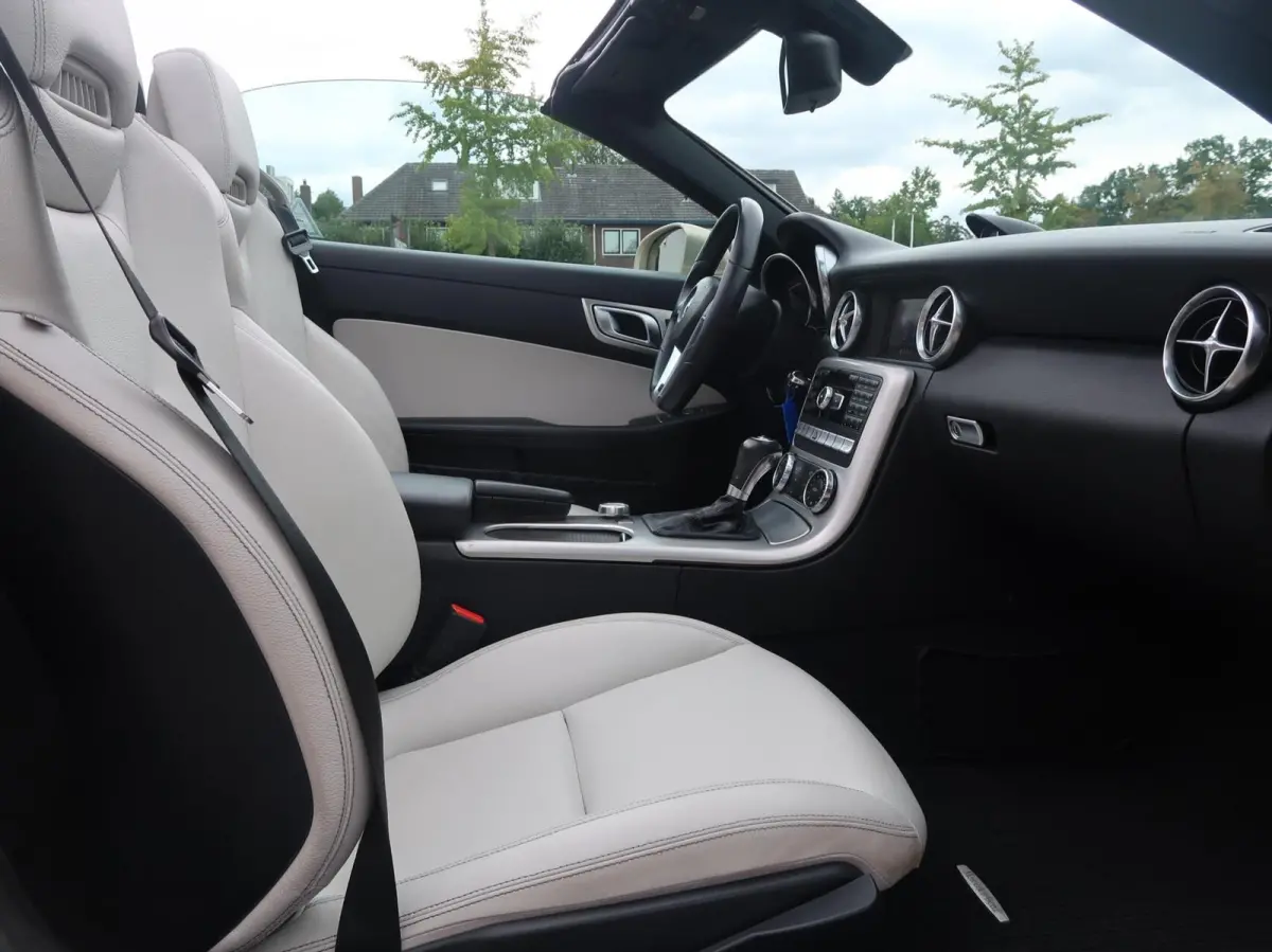 200 Aut MAGIC SKY-PANORAMADAK|CARPLAY|VLEUGELDEUREN|AIRSCARF|AIRCO|BLUETOOTH