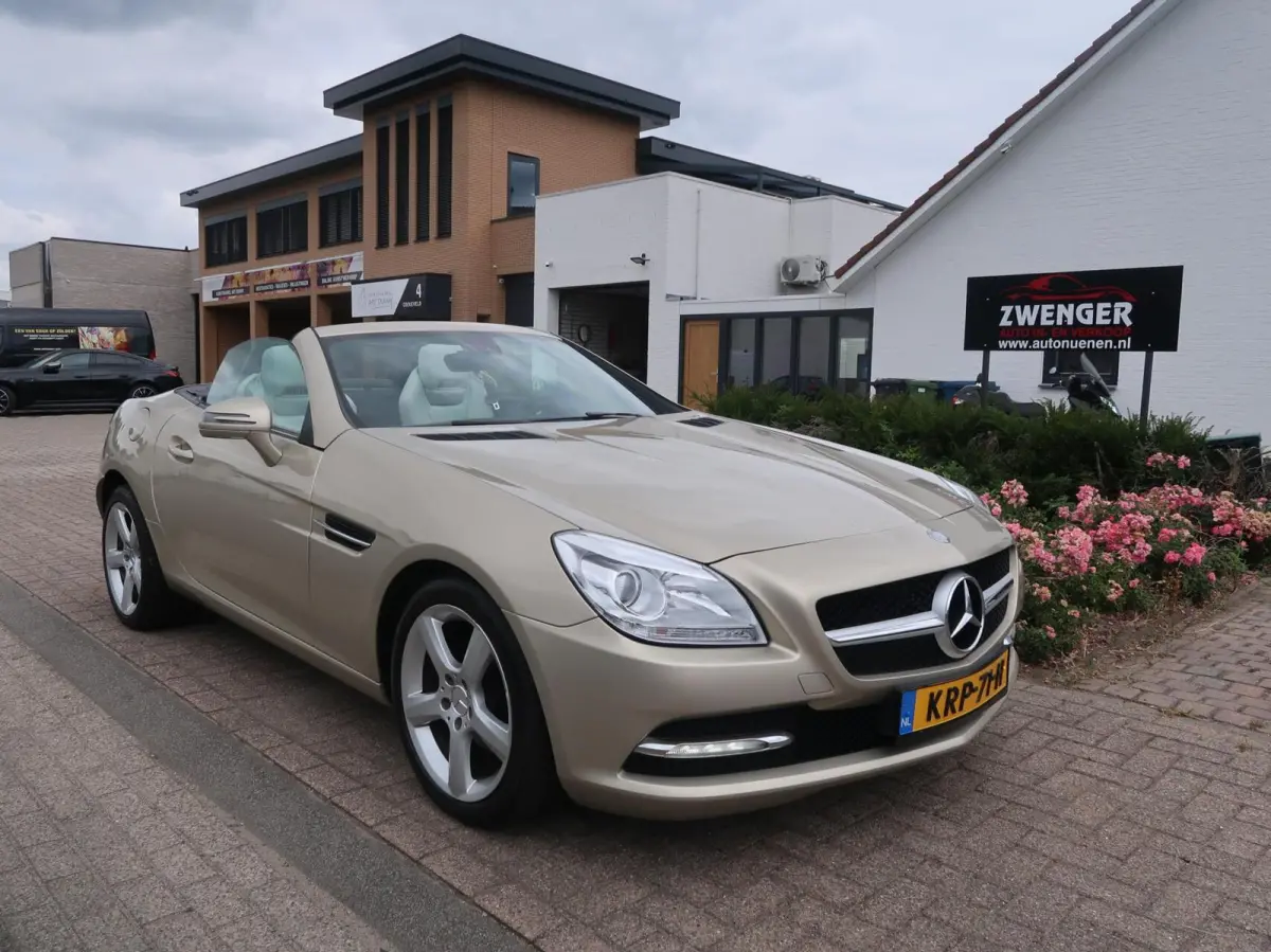 200 Aut MAGIC SKY-PANORAMADAK|CARPLAY|VLEUGELDEUREN|AIRSCARF|AIRCO|BLUETOOTH
