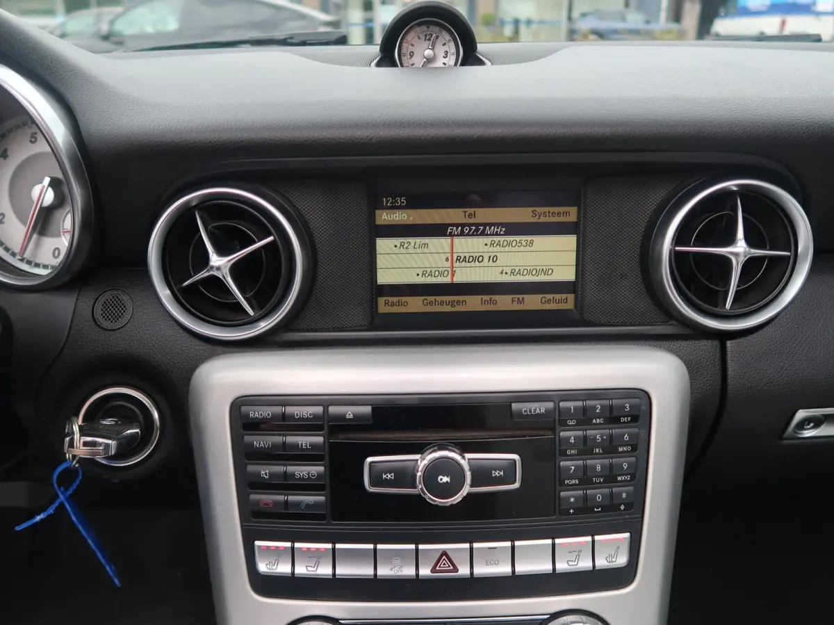 200 Aut MAGIC SKY-PANORAMADAK|CARPLAY|VLEUGELDEUREN|AIRSCARF|AIRCO|BLUETOOTH