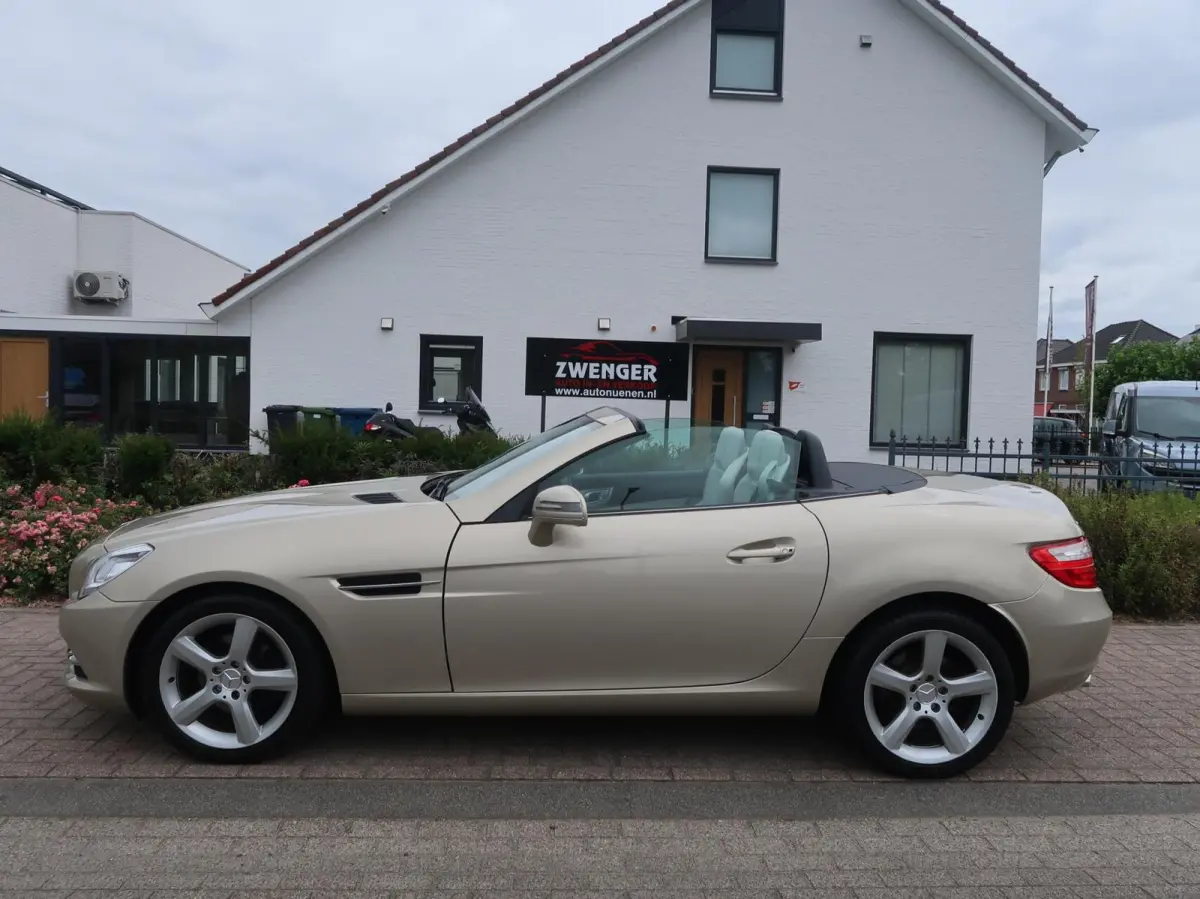 200 Aut MAGIC SKY-PANORAMADAK|CARPLAY|VLEUGELDEUREN|AIRSCARF|AIRCO|BLUETOOTH