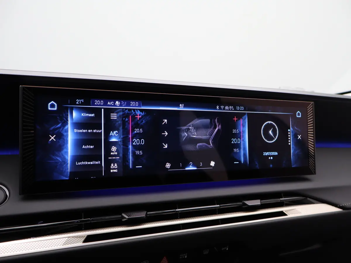 E-Tense Etoile 74 kWh | Nu in de showroom | Focal | leder | Stoel verw. + verkoeling | Massage | Panoramadak | 8 jaar garantie |