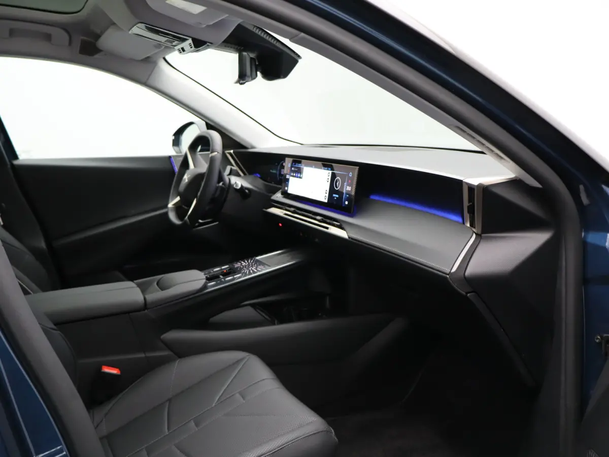 E-Tense Etoile 74 kWh | Nu in de showroom | Focal | leder | Stoel verw. + verkoeling | Massage | Panoramadak | 8 jaar garantie |