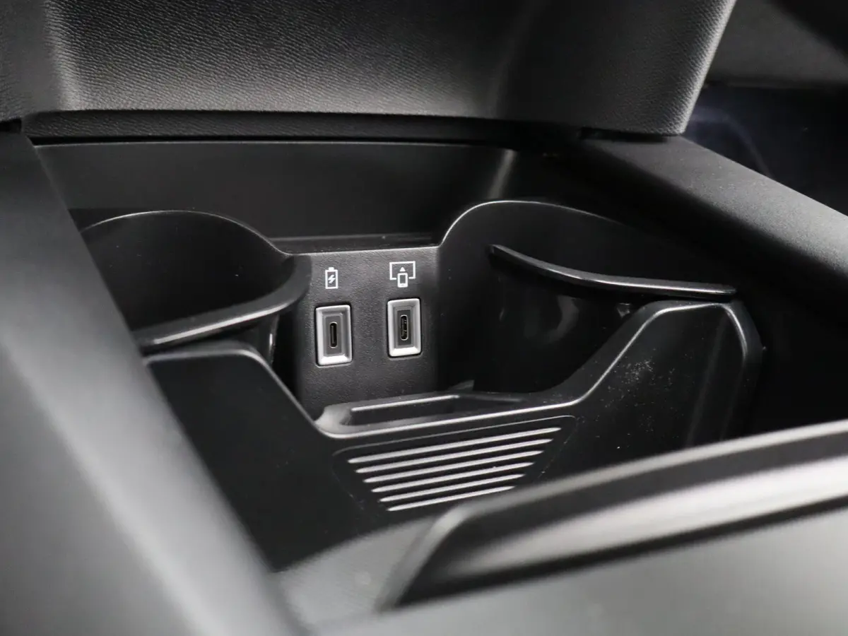 E-Tense Etoile 74 kWh | Nu in de showroom | Focal | leder | Stoel verw. + verkoeling | Massage | Panoramadak | 8 jaar garantie |