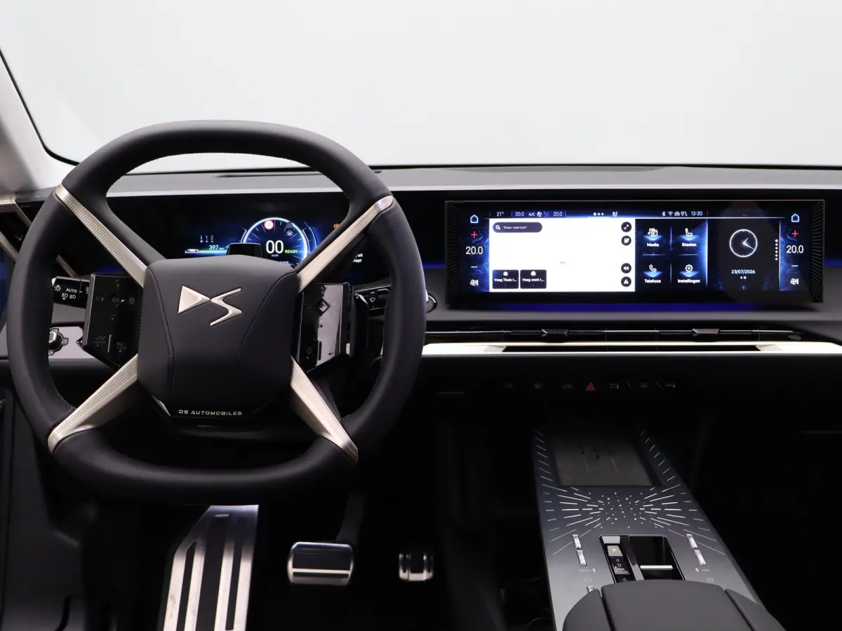 E-Tense Etoile 74 kWh | Nu in de showroom | Focal | leder | Stoel verw. + verkoeling | Massage | Panoramadak | 8 jaar garantie |