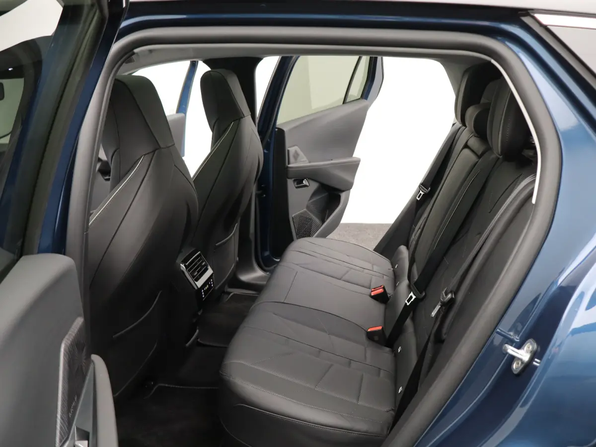 E-Tense Etoile 74 kWh | Nu in de showroom | Focal | leder | Stoel verw. + verkoeling | Massage | Panoramadak | 8 jaar garantie |