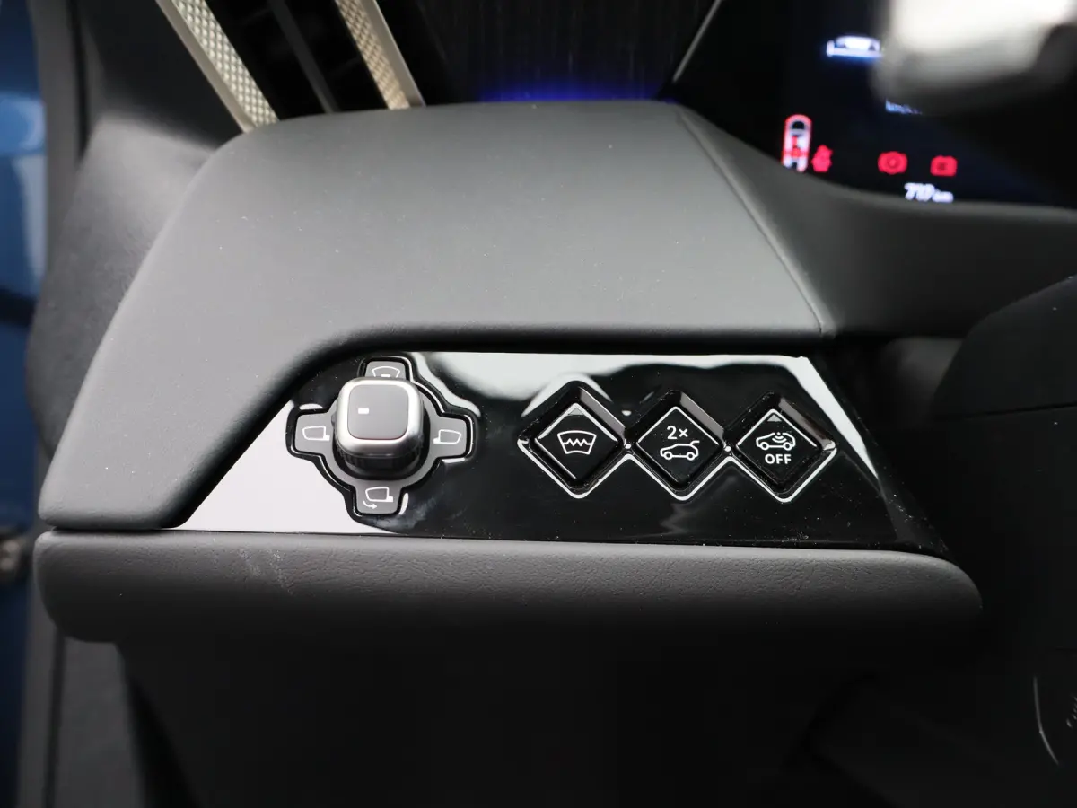 E-Tense Etoile 74 kWh | Nu in de showroom | Focal | leder | Stoel verw. + verkoeling | Massage | Panoramadak | 8 jaar garantie |