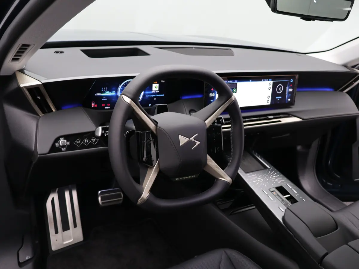E-Tense Etoile 74 kWh | Nu in de showroom | Focal | leder | Stoel verw. + verkoeling | Massage | Panoramadak | 8 jaar garantie |