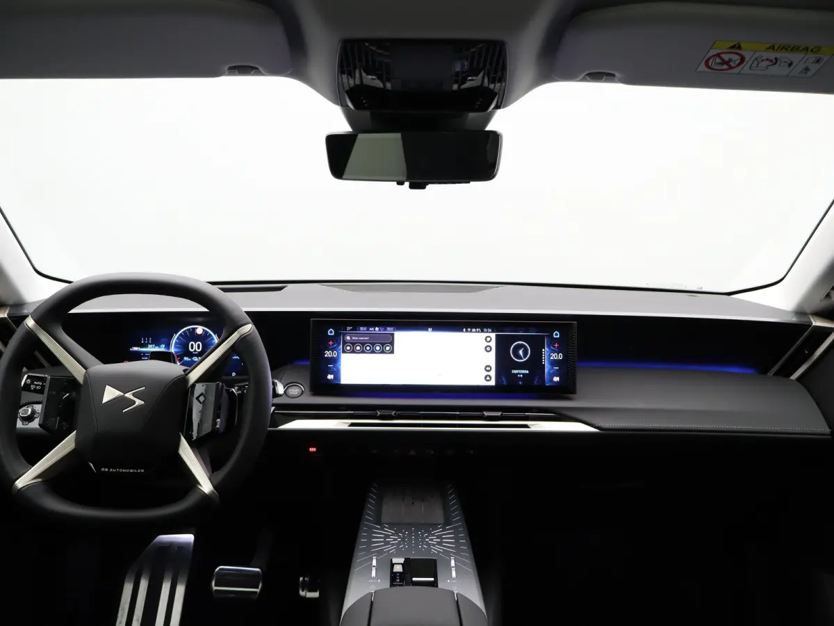 E-Tense Etoile 74 kWh | Nu in de showroom | Focal | leder | Stoel verw. + verkoeling | Massage | Panoramadak | 8 jaar garantie |