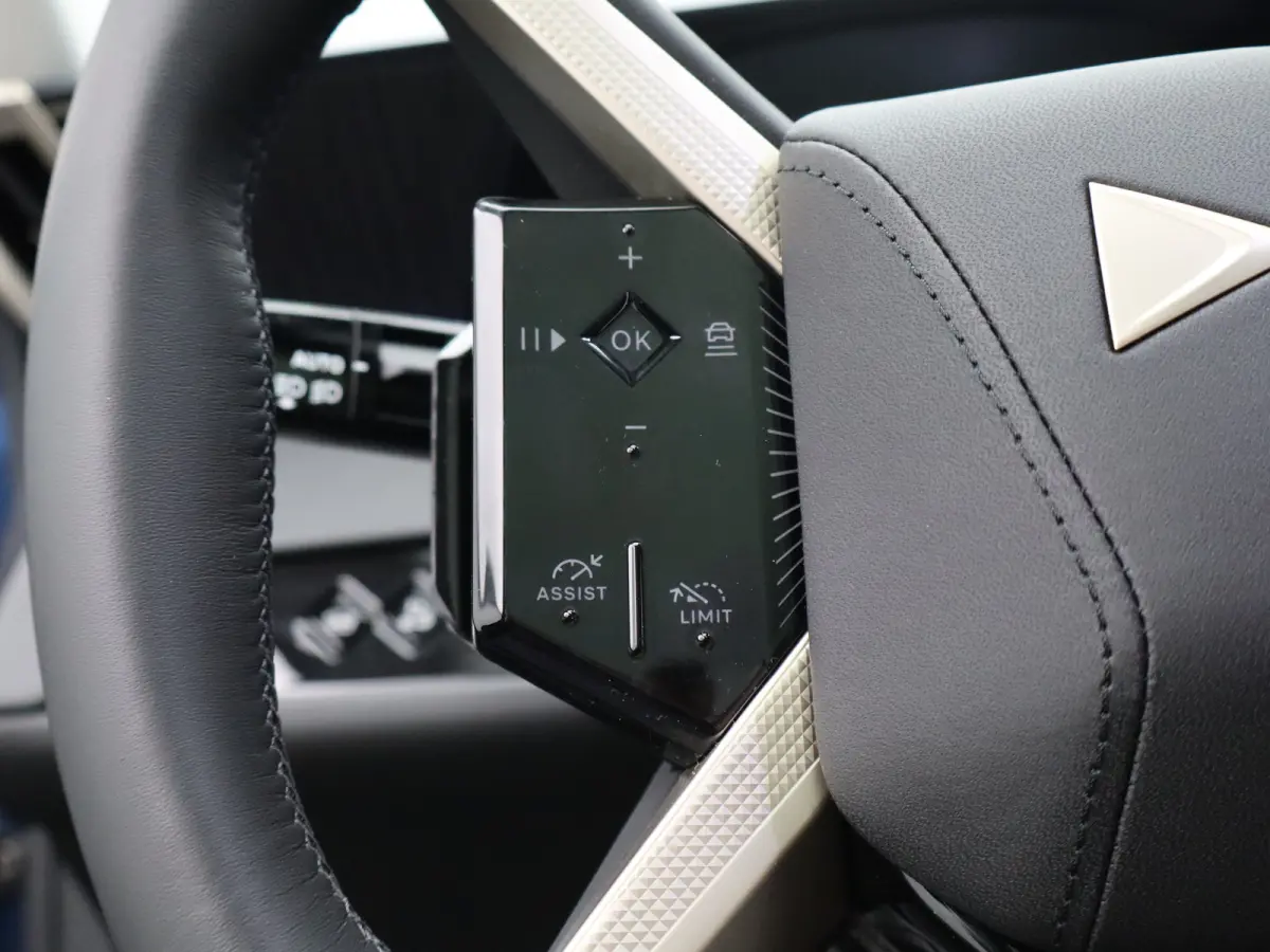 E-Tense Etoile 74 kWh | Nu in de showroom | Focal | leder | Stoel verw. + verkoeling | Massage | Panoramadak | 8 jaar garantie |