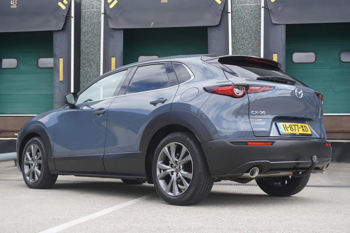 2.0 e-SkyActiv-X 180pk M Hybrid Luxury | Trekhaak | Lederen Bekleding | Panoramdak | Bose Audio