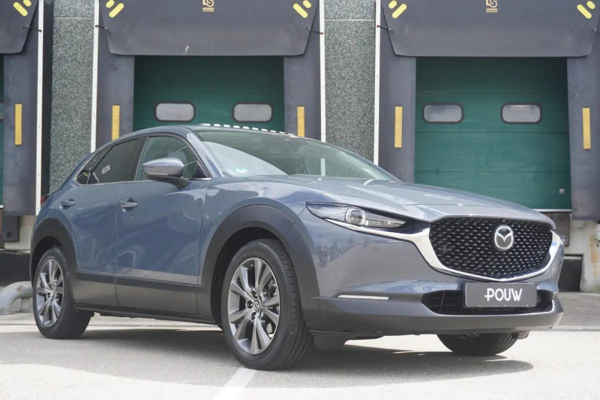 2.0 e-SkyActiv-X 180pk M Hybrid Luxury | Trekhaak | Lederen Bekleding | Panoramdak | Bose Audio