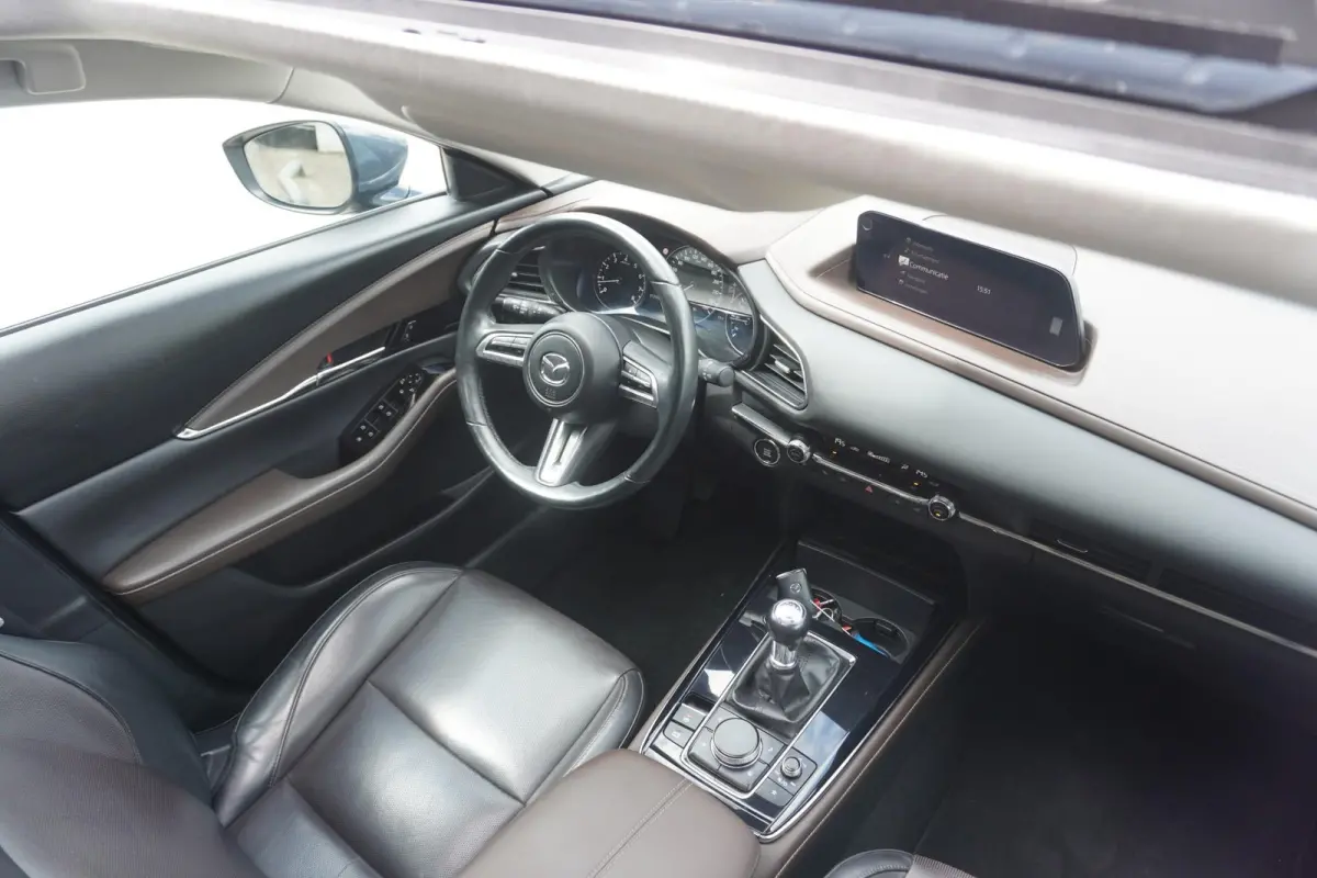2.0 e-SkyActiv-X 180pk M Hybrid Luxury | Trekhaak | Lederen Bekleding | Panoramdak | Bose Audio