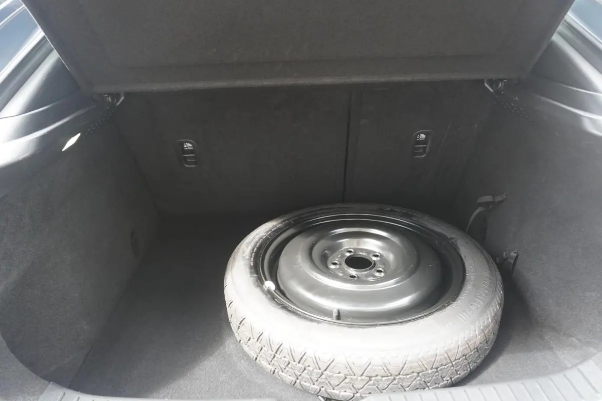 2.0 e-SkyActiv-X 180pk M Hybrid Luxury | Trekhaak | Lederen Bekleding | Panoramdak | Bose Audio