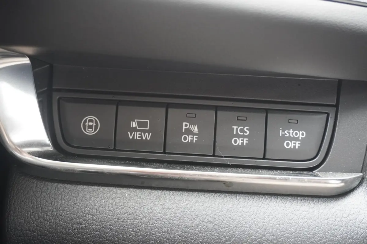 2.0 e-SkyActiv-X 180pk M Hybrid Luxury | Trekhaak | Lederen Bekleding | Panoramdak | Bose Audio