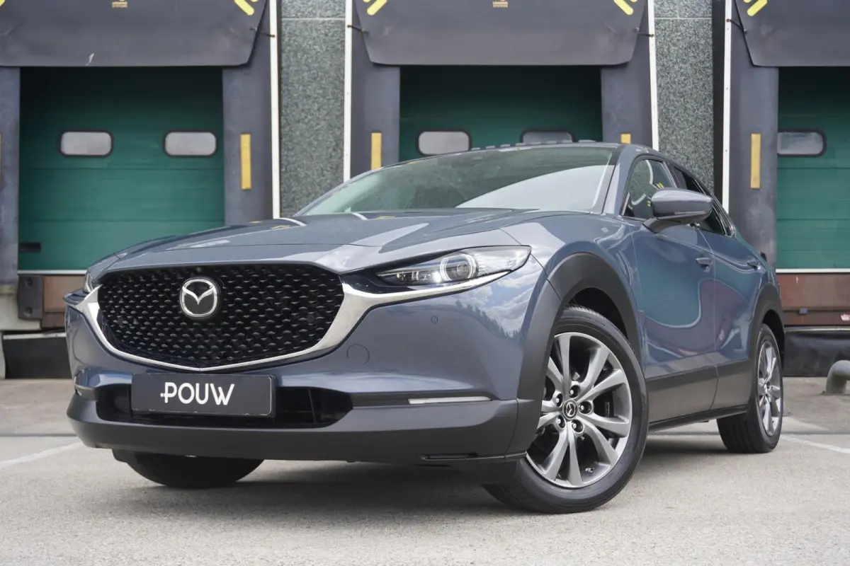 2.0 e-SkyActiv-X 180pk M Hybrid Luxury | Trekhaak | Lederen Bekleding | Panoramdak | Bose Audio