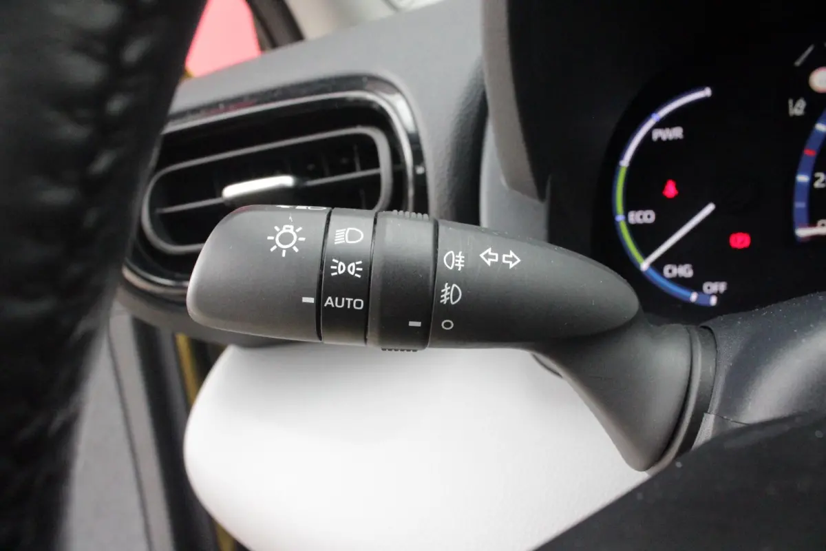 1.5 Hybrid Dynamic | KEYLESS ENTRY / START | VOORSTOELEN VERWARMD | STUUR VERWARMING | HEAD-UP DISPLAY | LED KOPLAMPEN | ADAPTIVE CRUISE CONTROL | LANE ASIST |  ELEKTRISCH BEDIENBARE ACHTERK