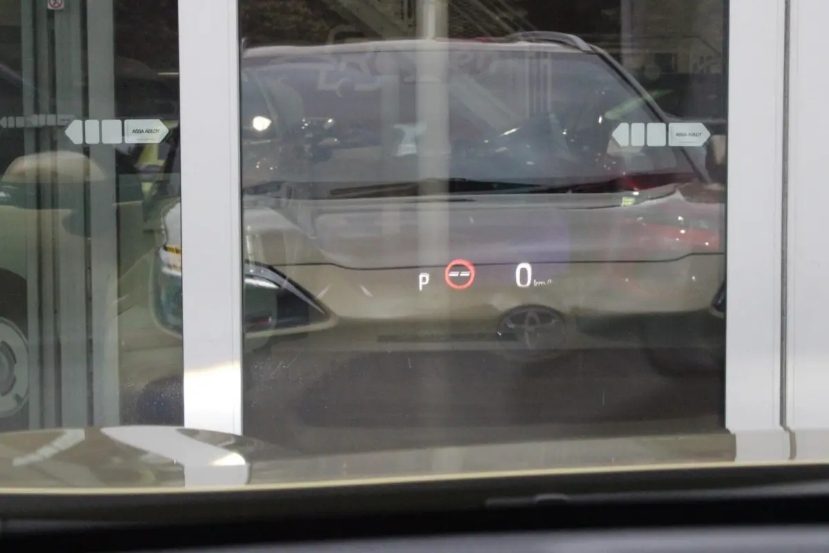 1.5 Hybrid Dynamic | KEYLESS ENTRY / START | VOORSTOELEN VERWARMD | STUUR VERWARMING | HEAD-UP DISPLAY | LED KOPLAMPEN | ADAPTIVE CRUISE CONTROL | LANE ASIST |  ELEKTRISCH BEDIENBARE ACHTERK