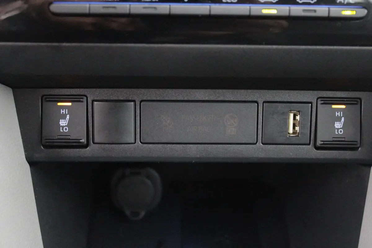 1.5 Hybrid Dynamic | KEYLESS ENTRY / START | VOORSTOELEN VERWARMD | STUUR VERWARMING | HEAD-UP DISPLAY | LED KOPLAMPEN | ADAPTIVE CRUISE CONTROL | LANE ASIST |  ELEKTRISCH BEDIENBARE ACHTERK