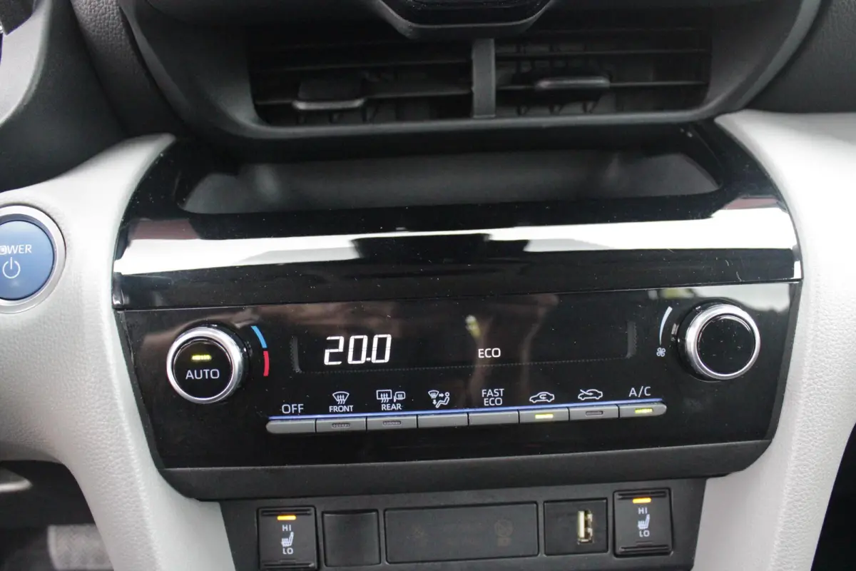 1.5 Hybrid Dynamic | KEYLESS ENTRY / START | VOORSTOELEN VERWARMD | STUUR VERWARMING | HEAD-UP DISPLAY | LED KOPLAMPEN | ADAPTIVE CRUISE CONTROL | LANE ASIST |  ELEKTRISCH BEDIENBARE ACHTERK