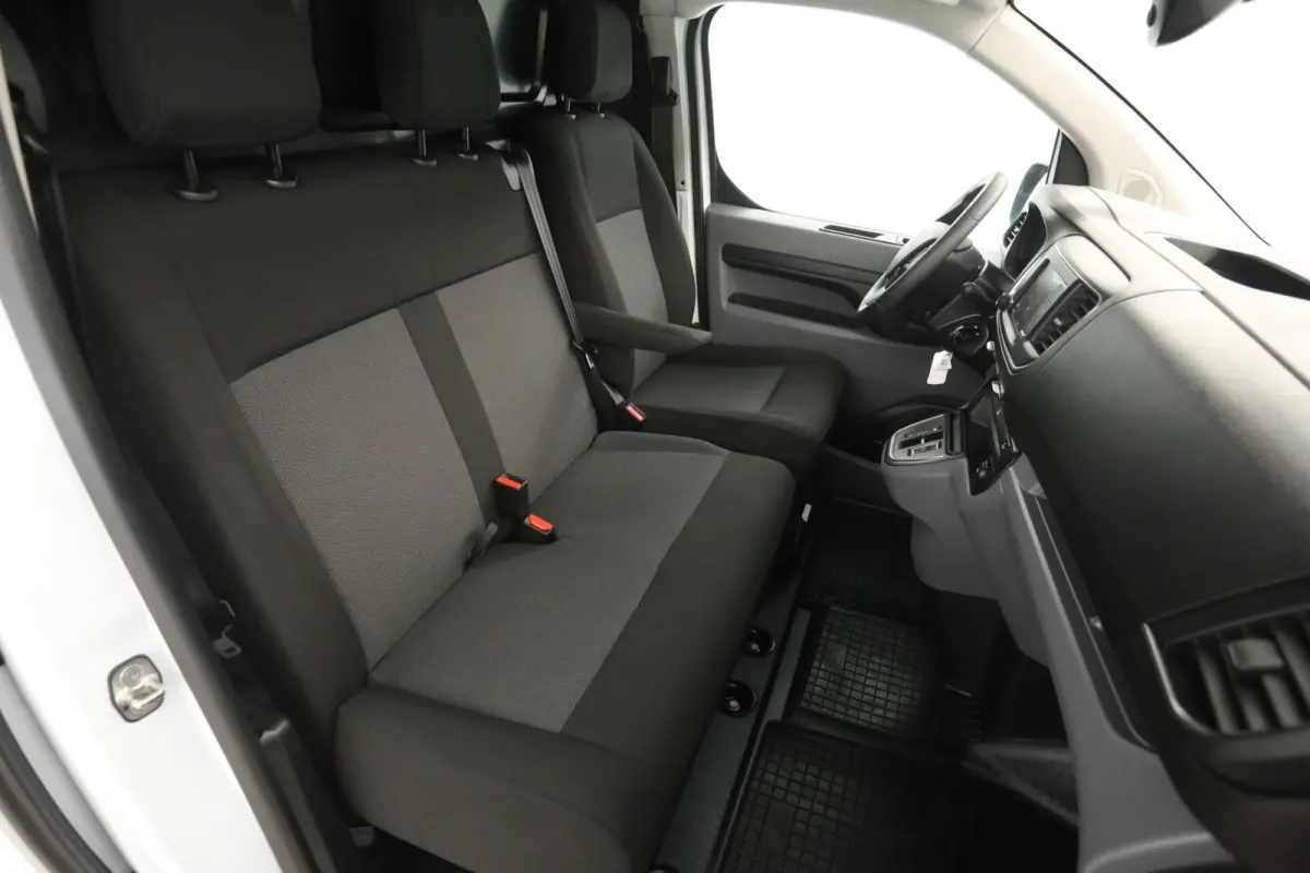 Citroën e-Jumpy 75 kWh L3H1 | Snelladen | SOH 91% | Clima | Camera | Cruise | 3 Zits | Carplay | Parkeersens.