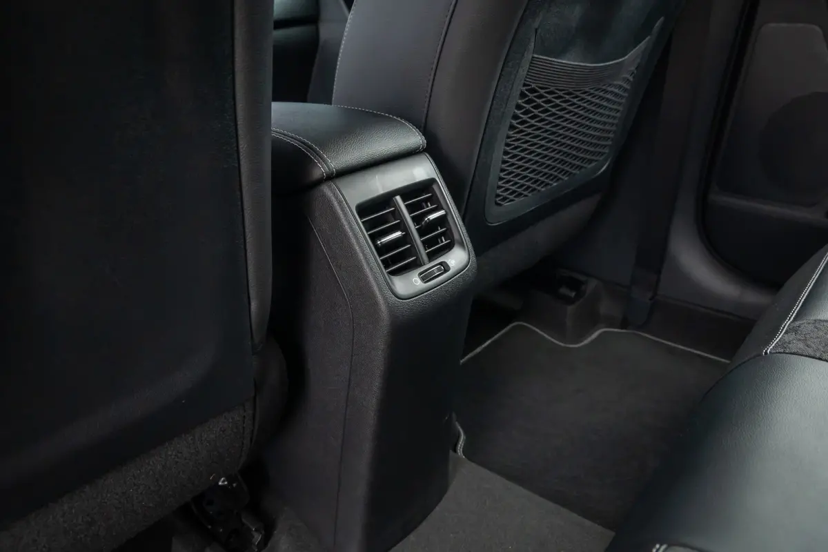 1.6 GDi Hybrid DynamicLine | Camera | Cruise control adaptief | Apple Carplay/Android Auto | Navigatie | Clima | Achteruitrijcamera | Airco (automatisch) | Apple Carplay/Android Auto|telefoo