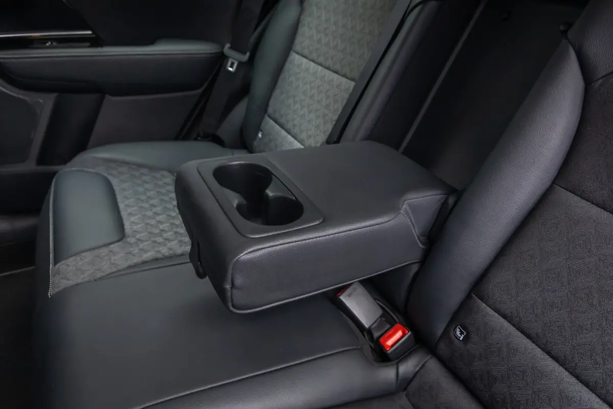 1.6 GDi Hybrid DynamicLine | Camera | Cruise control adaptief | Apple Carplay/Android Auto | Navigatie | Clima | Achteruitrijcamera | Airco (automatisch) | Apple Carplay/Android Auto|telefoo