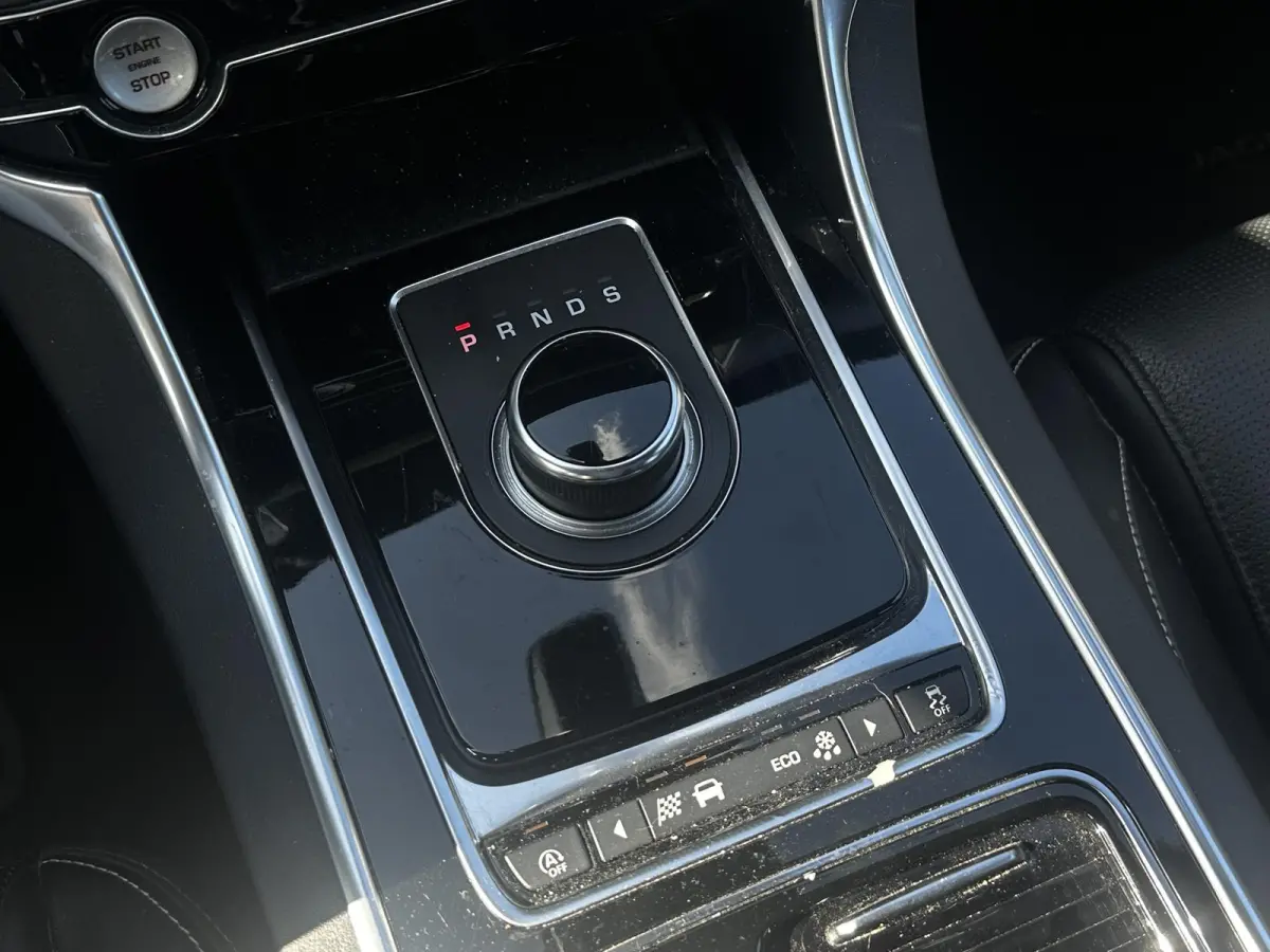 2.0d Chequered Flag R Sport Panoramadak Carplay Stoelverw.