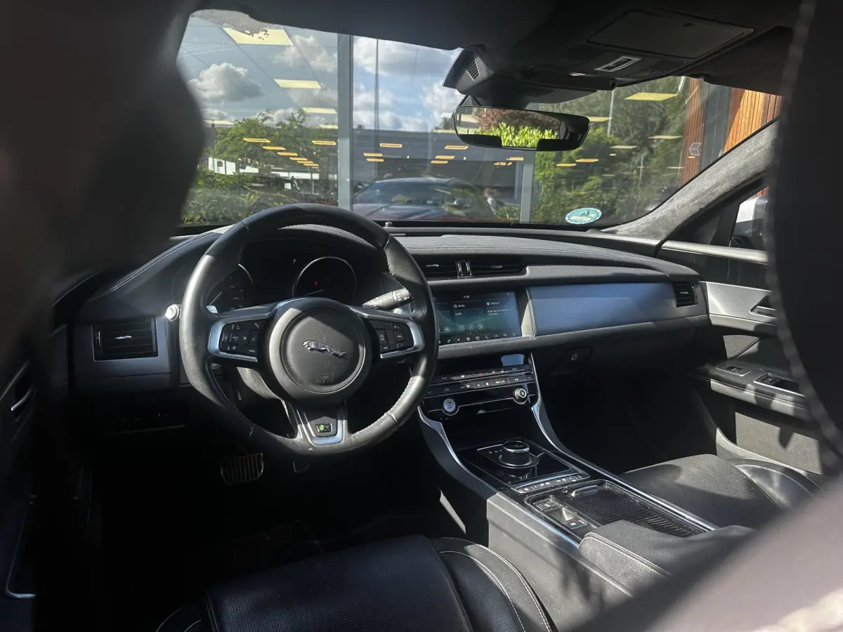 2.0d Chequered Flag R Sport Panoramadak Carplay Stoelverw.