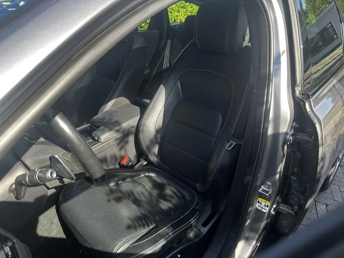 2.0d Chequered Flag R Sport Panoramadak Carplay Stoelverw.