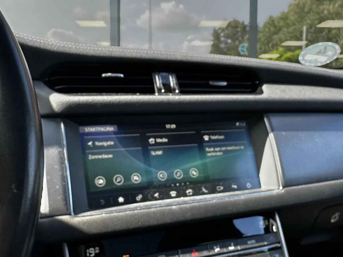 2.0d Chequered Flag R Sport Panoramadak Carplay Stoelverw.