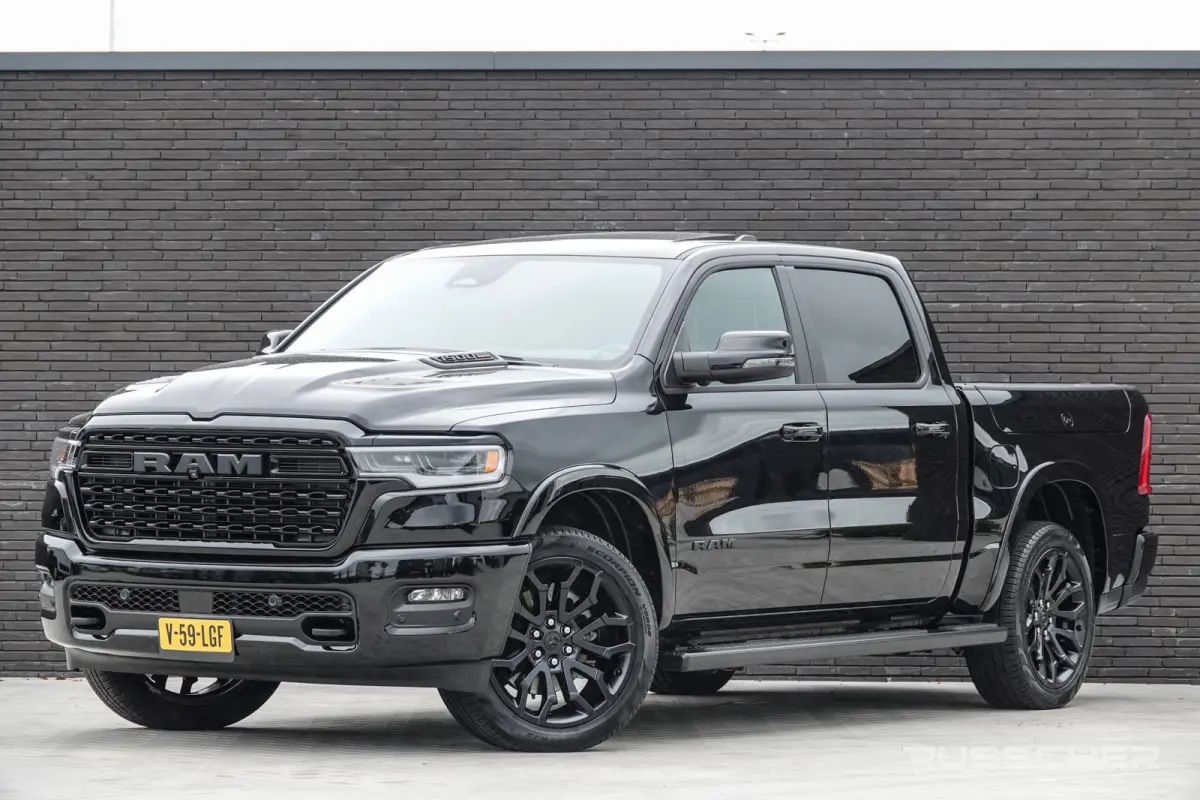 1500 3.0L 6-Cilinder High Output 548Pk 4x4 Crew Cab | Limited | Night Edition | Luchtvering | Panoramadak | Trekhaak | 22''