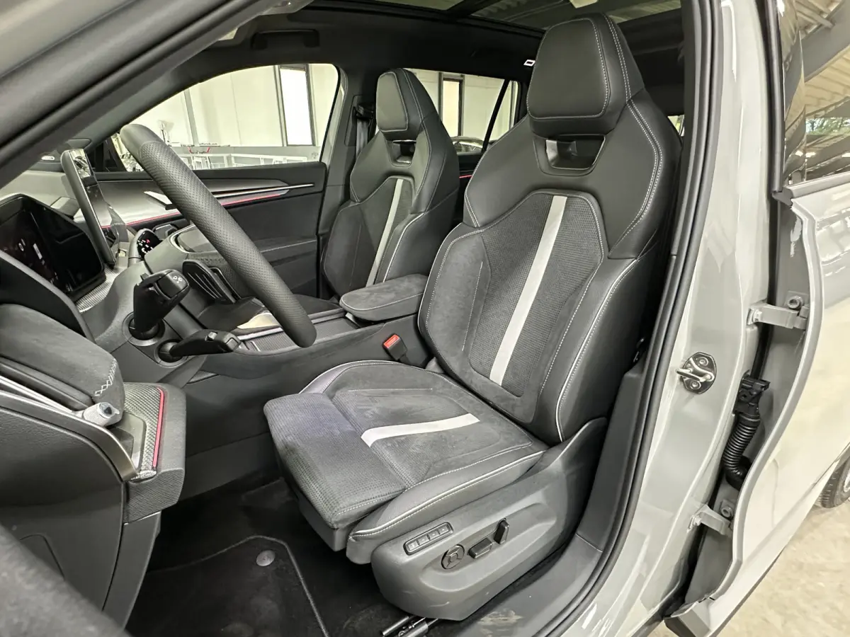1.5 TSI PHEV Sportline | Pano | Comfort- Winter pakket | Canton |
