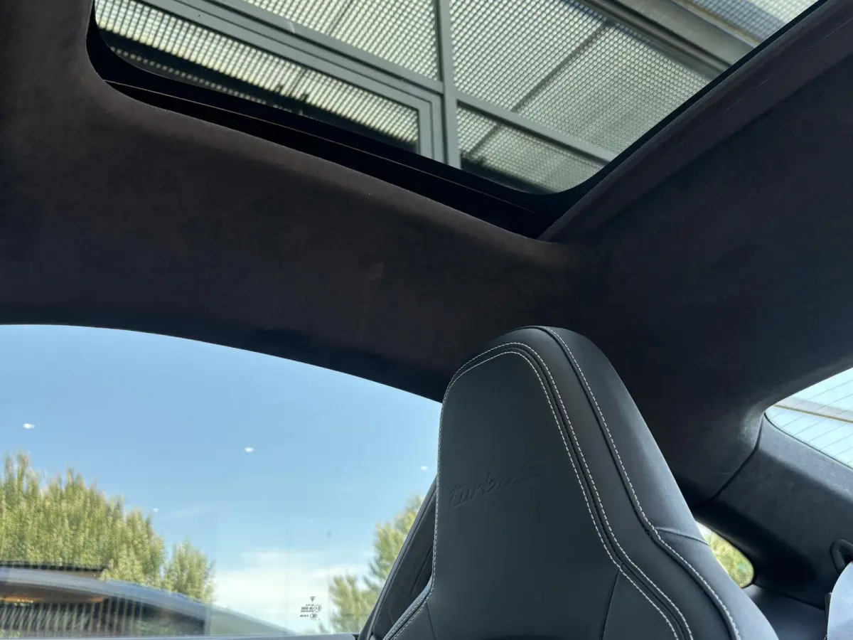 3.8 Turbo S | BURMESTER | STOELVENTILATIE | LIFTSYSTEEM | NL GELEVERD | DEALER ONDERHOUDEN | KERAMISCH | ACHTERASBESTURING | PVT + | PDLS + | 18-WEG STOELEN | SPORTUITLAATSYSTEEM EXC-OPTIK |