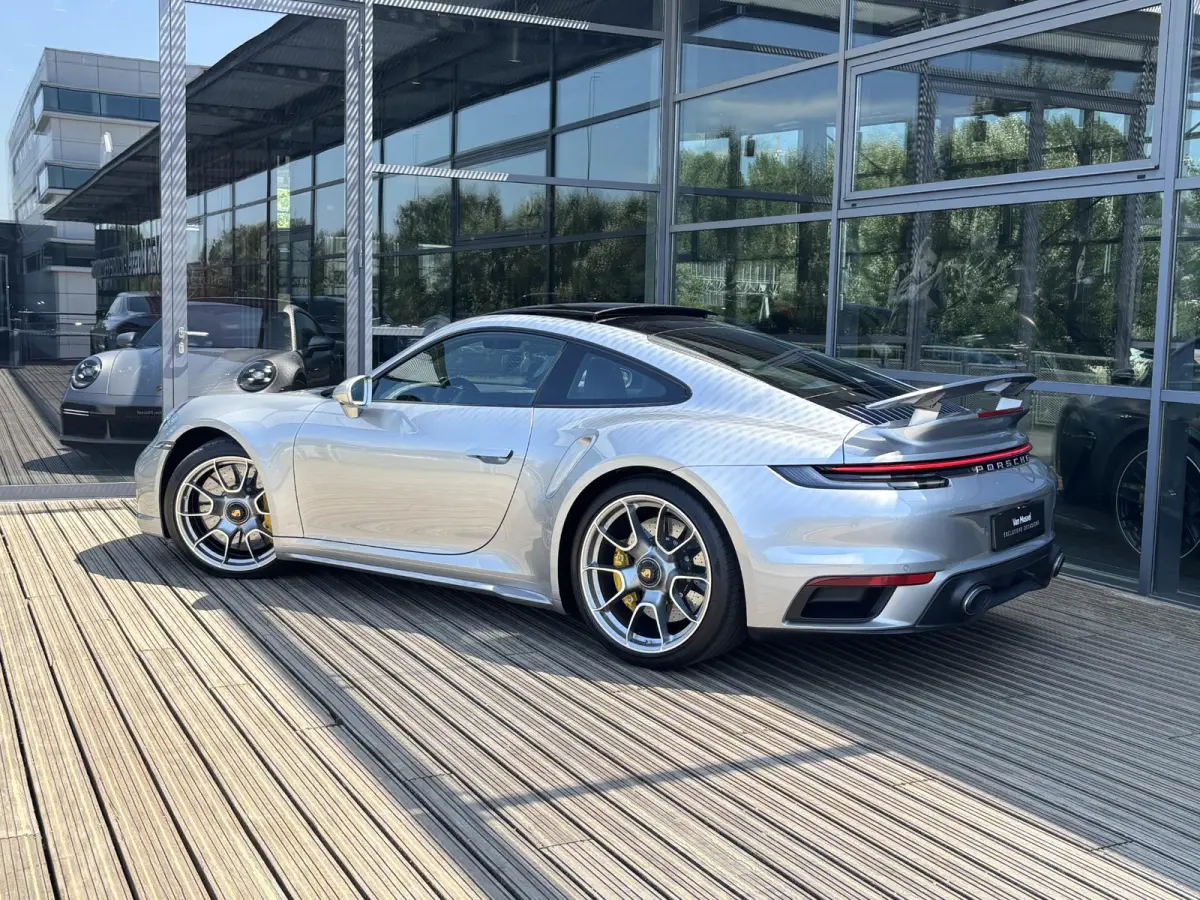 3.8 Turbo S | BURMESTER | STOELVENTILATIE | LIFTSYSTEEM | NL GELEVERD | DEALER ONDERHOUDEN | KERAMISCH | ACHTERASBESTURING | PVT + | PDLS + | 18-WEG STOELEN | SPORTUITLAATSYSTEEM EXC-OPTIK |
