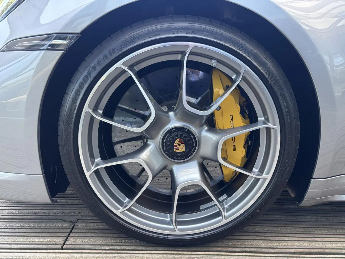 3.8 Turbo S | BURMESTER | STOELVENTILATIE | LIFTSYSTEEM | NL GELEVERD | DEALER ONDERHOUDEN | KERAMISCH | ACHTERASBESTURING | PVT + | PDLS + | 18-WEG STOELEN | SPORTUITLAATSYSTEEM EXC-OPTIK |