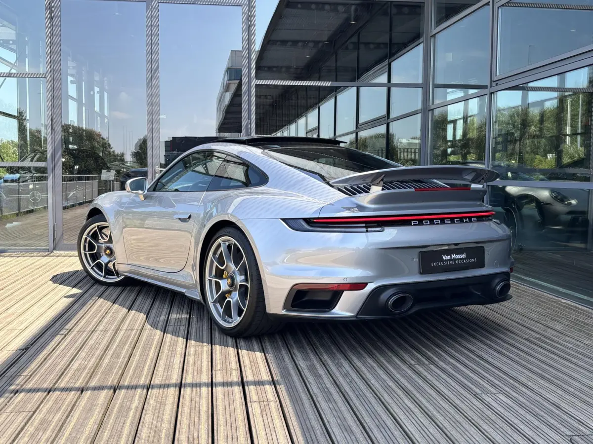 3.8 Turbo S | BURMESTER | STOELVENTILATIE | LIFTSYSTEEM | NL GELEVERD | DEALER ONDERHOUDEN | KERAMISCH | ACHTERASBESTURING | PVT + | PDLS + | 18-WEG STOELEN | SPORTUITLAATSYSTEEM EXC-OPTIK |
