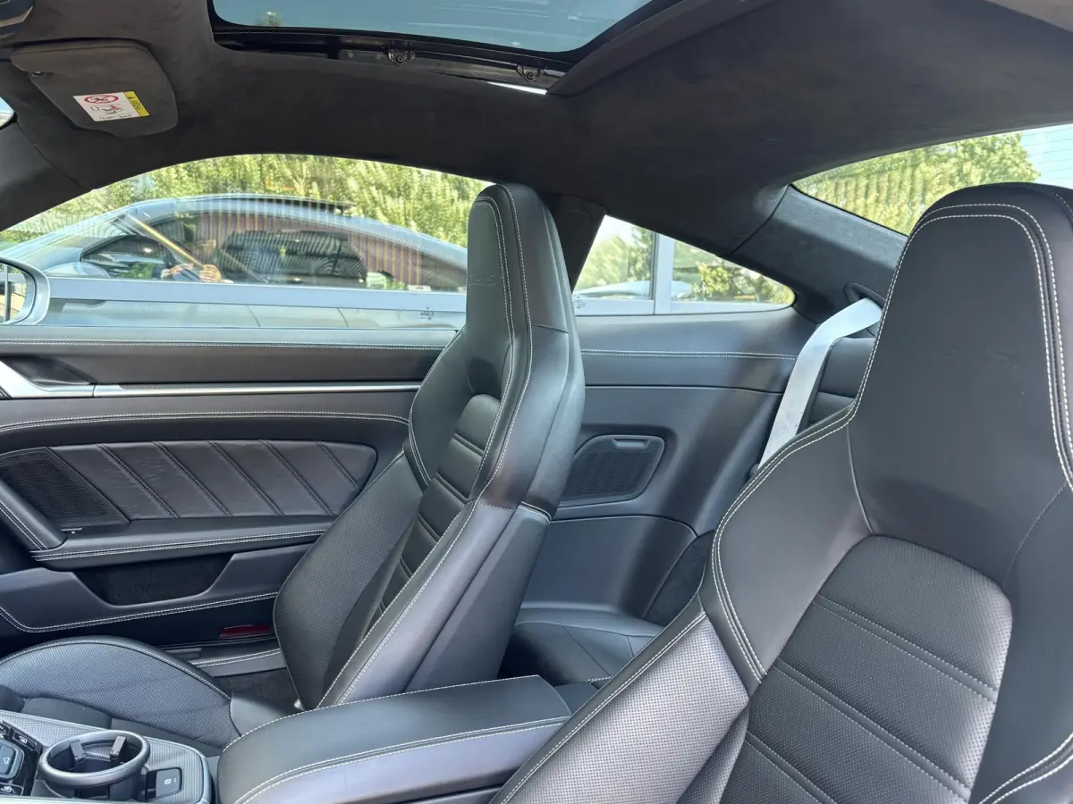 3.8 Turbo S | BURMESTER | STOELVENTILATIE | LIFTSYSTEEM | NL GELEVERD | DEALER ONDERHOUDEN | KERAMISCH | ACHTERASBESTURING | PVT + | PDLS + | 18-WEG STOELEN | SPORTUITLAATSYSTEEM EXC-OPTIK |