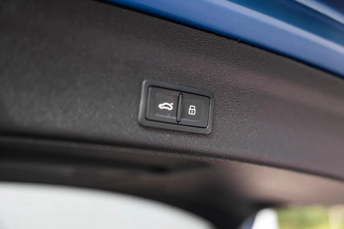 55 TFSIe 367pk PHEV Quattro Pro Line S Competition | Panoramadak | Exclusive Kleur | Stuurverwarming | Trekhaak | Adaptief Onderstel | Keyless