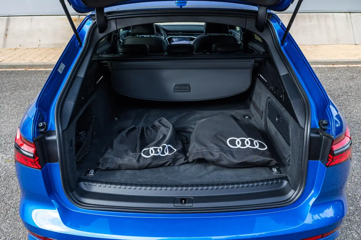 55 TFSIe 367pk PHEV Quattro Pro Line S Competition | Panoramadak | Exclusive Kleur | Stuurverwarming | Trekhaak | Adaptief Onderstel | Keyless