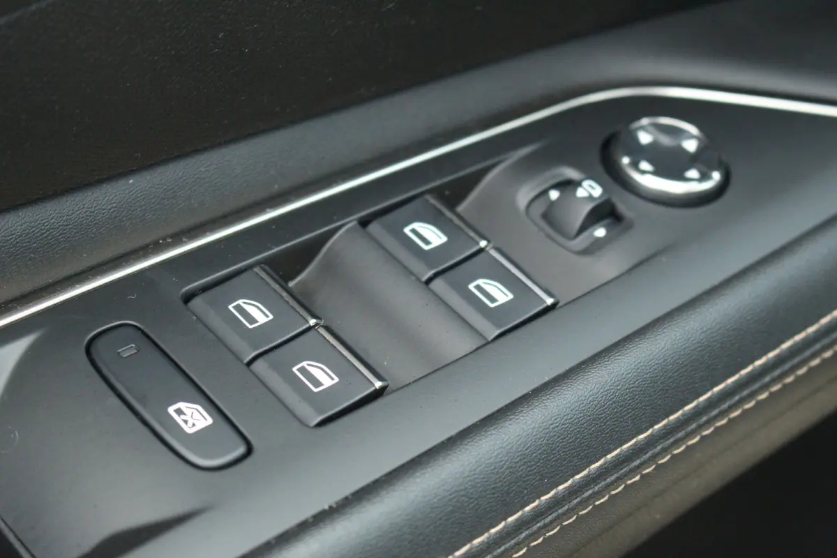 1.2 GT | Pano | Stoelverw. | Adaptive | Camera | Pdc | Keyless | Drive Assist | | Pano | Stoelverw. | Adaptive | Camera | Pdc | Keyless | Drive Assist |