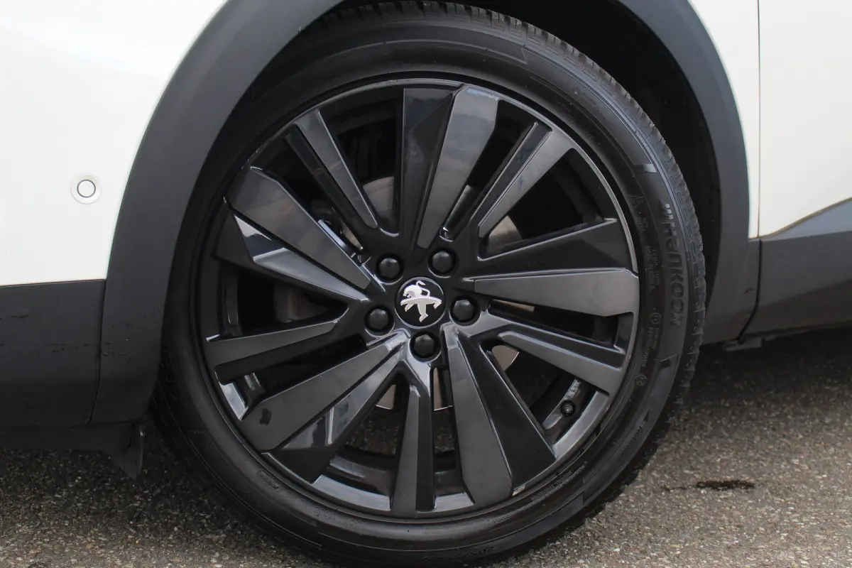 1.2 GT | Pano | Stoelverw. | Adaptive | Camera | Pdc | Keyless | Drive Assist | | Pano | Stoelverw. | Adaptive | Camera | Pdc | Keyless | Drive Assist |