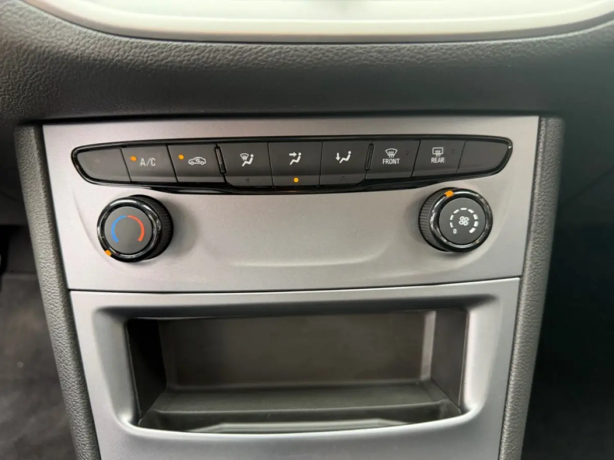 1.2 TURBO EDITION AIRCO NAVI PDC