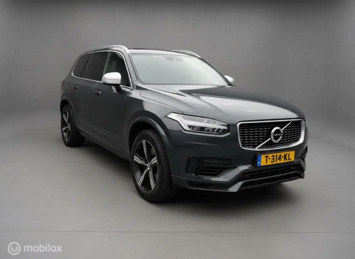 2.0 T8 Twin Engine AWD R-Design 7-Persoons | 11/2017 | 215.000 km | Grijs Metallic