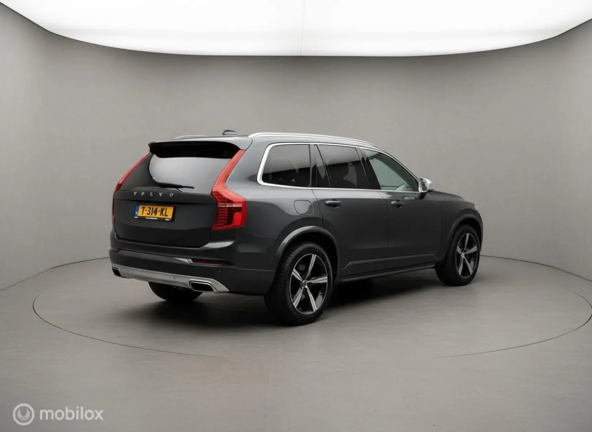2.0 T8 Twin Engine AWD R-Design 7-Persoons | 11/2017 | 215.000 km | Grijs Metallic