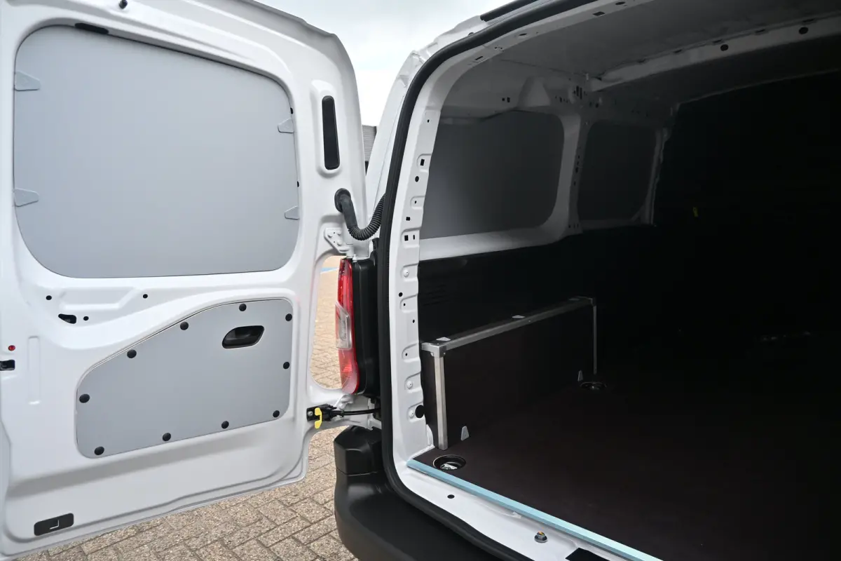 136 L2 50 kWh DEMO-DEAL! Tot 8 Jaar Garantie! | Navigatie | Achteruitrijcamera | Dodehoek-Detectie | Digitale Binnenspiegel | Betimmering | !!