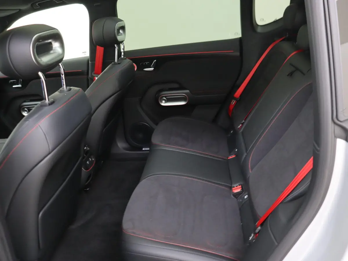 Brabus 100 kWh 646 PK! / Drive Pilot / Stuurwiel- & Stoelverwarming voor- & achterin / Head-Up Display / Sennheiser Audio /  Panoramadak / 3e display