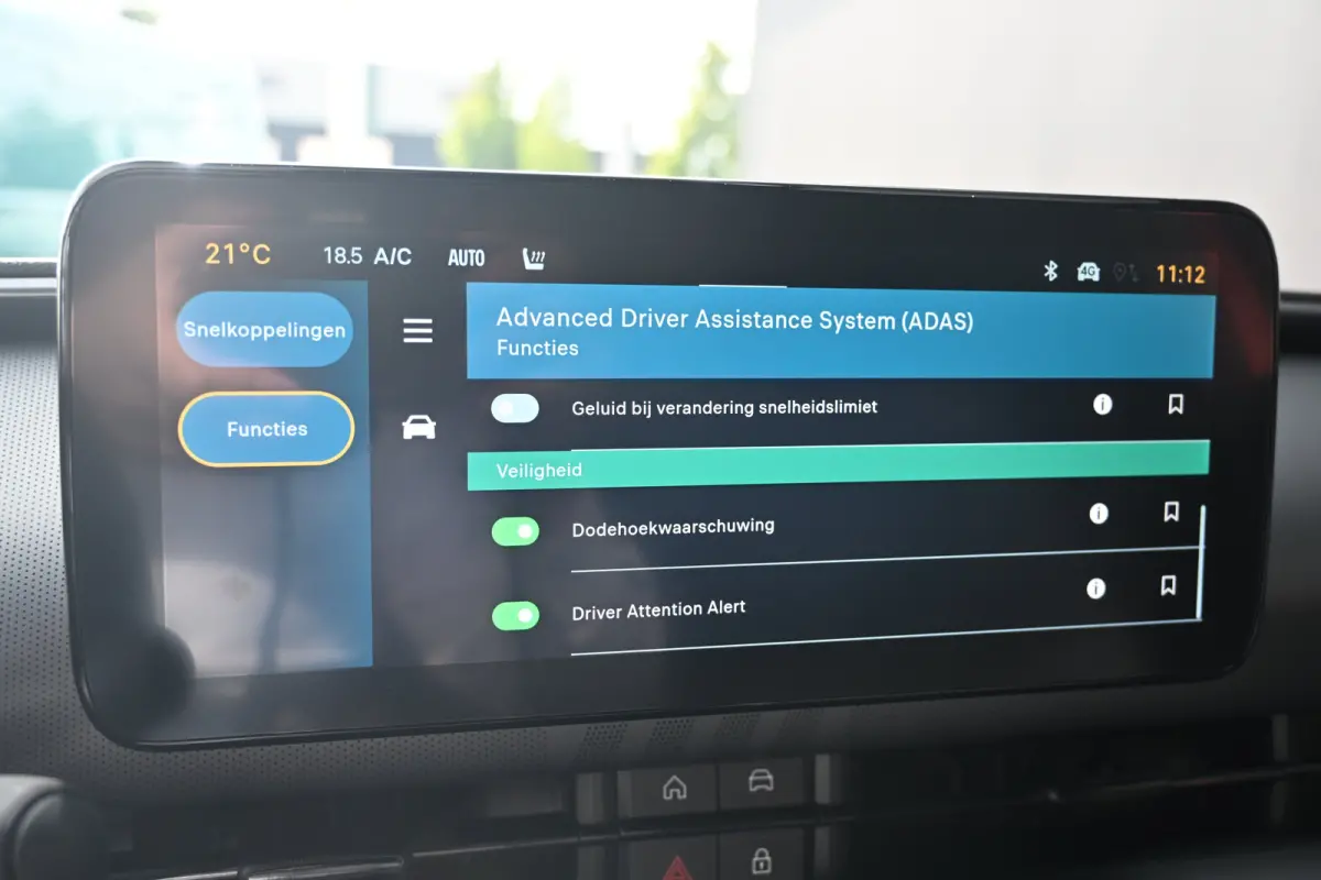 Sport 54 kWh DEMO-DEAL! Tot 8 Jaar Garantie! | Massage | Alcantara | Elektr. Achterklep | Adaptive Cruise | Achteruitrijcamera | Stoelverwarming | !!