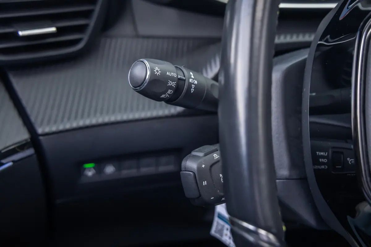 EV GT Pack 50 kWh | (Elektrisch) panorama-dak | Cruise adaptief | Camera | Apple Carplay/Android Auto | Lederen/alcantara bekleding | Stoel verwarming | Keyless | Digitaal dashboard | Achter